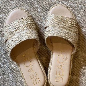 Beach by Matisse raffia slides size 8